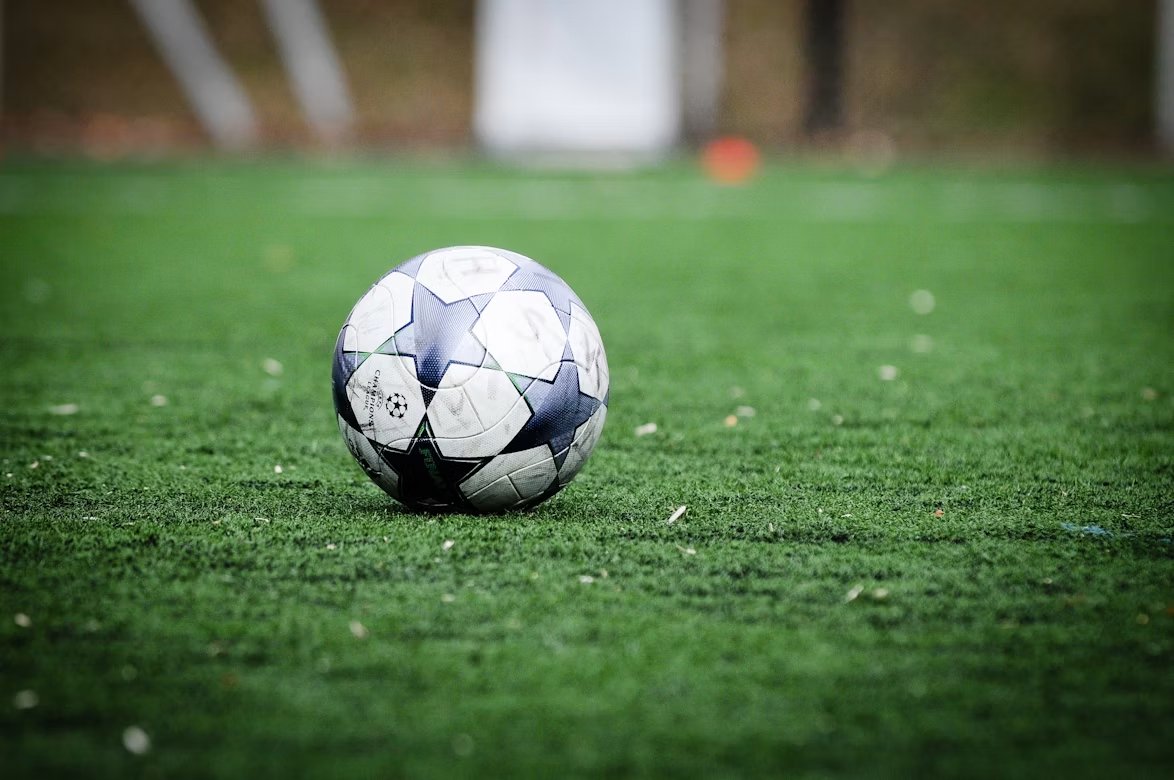 Who are the Top Captain Contenders for Gameweek 1 in FPL 26/27?